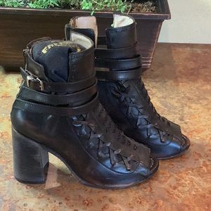 Freebird Eagle by Steven women’s shoes size 8